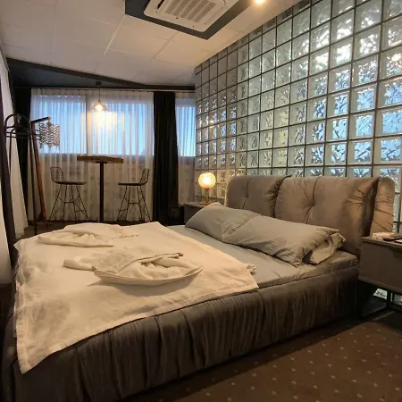 Eva Hotel 3*