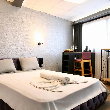 Eva Hotel